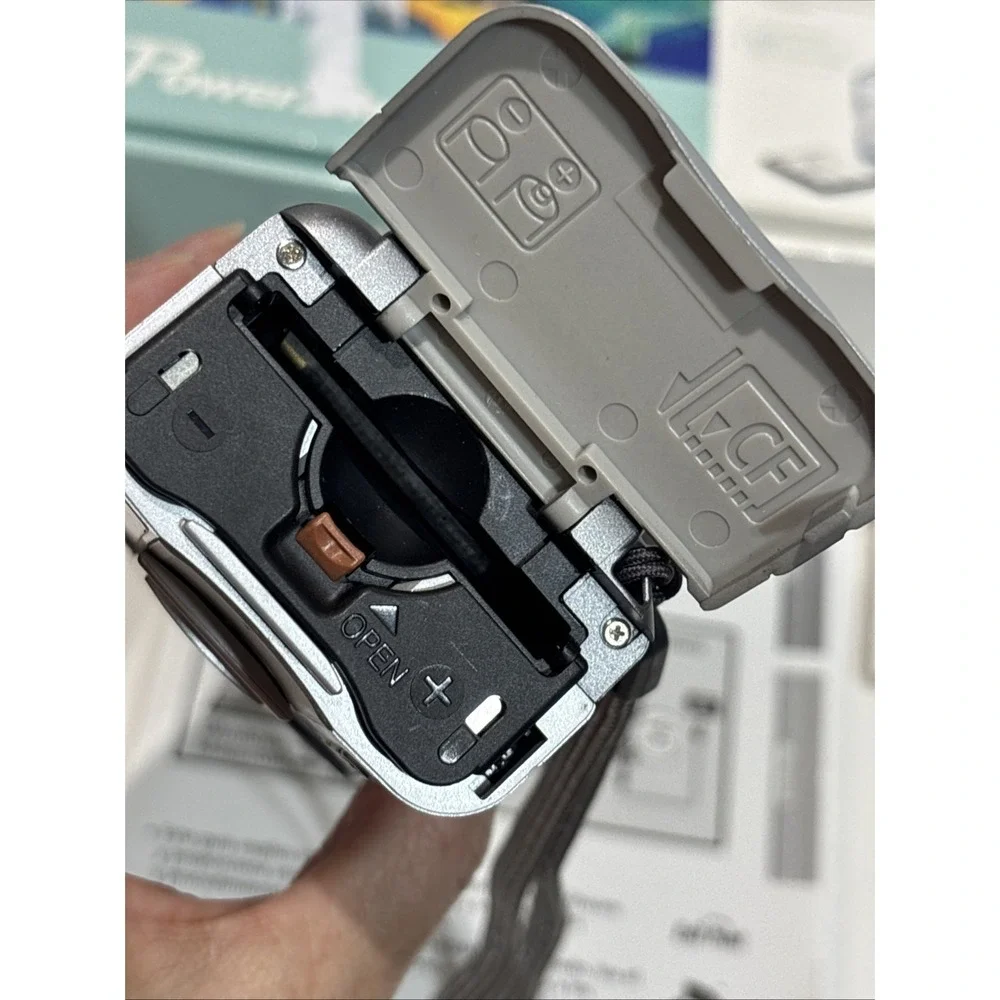 Canon PowerShot A300 3.2MP Digital Camera 5.1x Digital Zoom Working Case